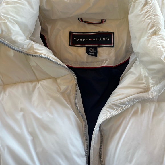 white oversized Tommy Hilfiger puffy coat - Picture 4 of 4
